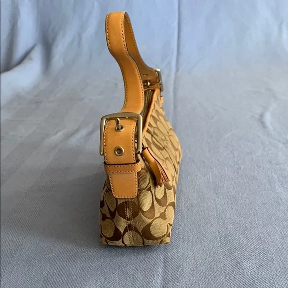 Coach Signature Model 6371 y2k Shoulder Bag - Picture 4 of 8